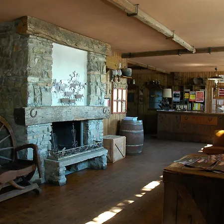 فندق Cowboys Guest Ranch 3*