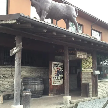 Cowboys Guest Ranch فندق