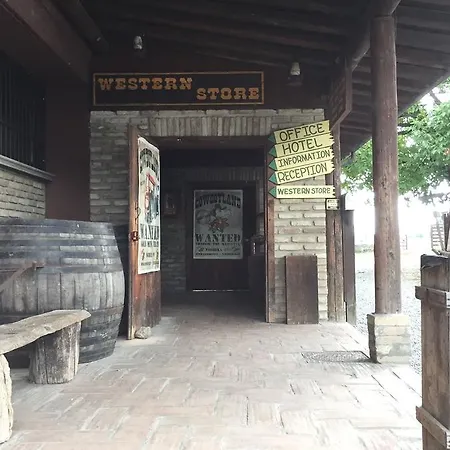Cowboys Guest Ranch 3*