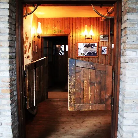 Cowboys Guest Ranch فندق