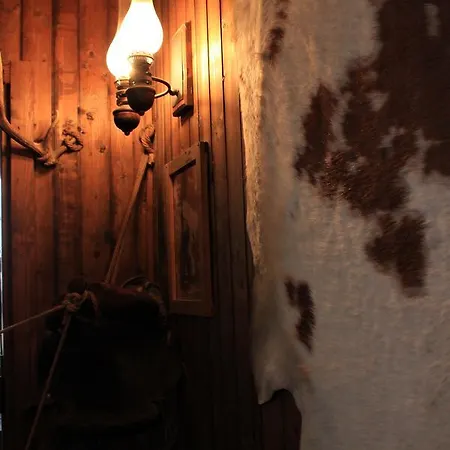 Cowboys Guest Ranch فندق